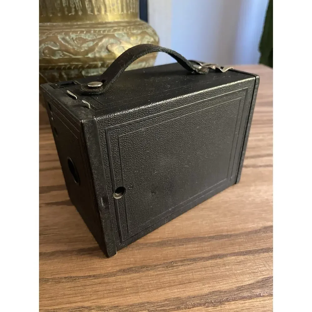 Antique 1920s Kodak Brownie No 2 Model F Box Camera